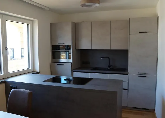 Sun Hill * 斯拉德明